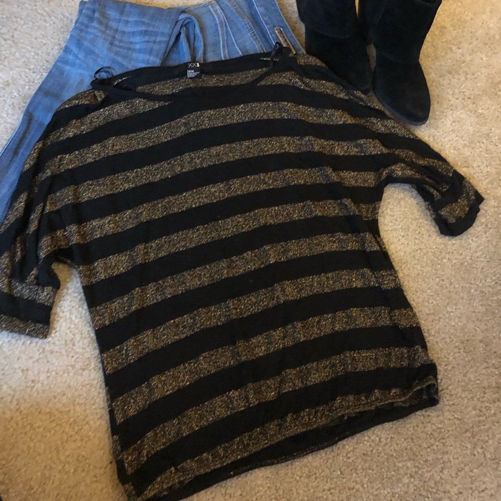 🔥 🔥 black and gold top 🔥 🔥